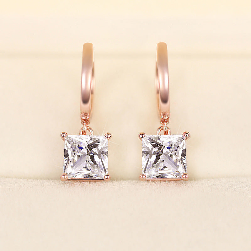 New Arrival Hot Sale Luxury Four Claw Inlaid Zircon Women Stud Earrings